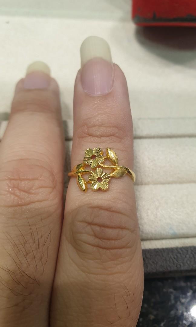 Gold ring outlet flower design