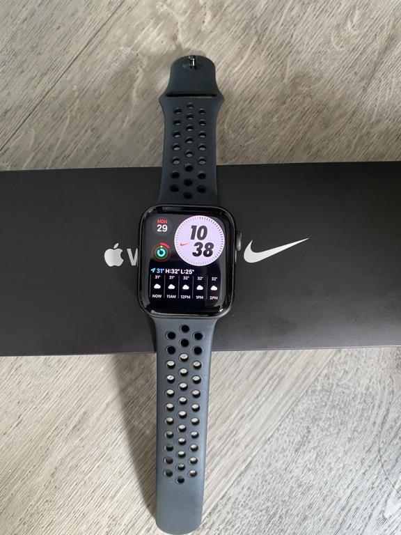 スマートフォン/携帯電話 その他 Apple Watch Nike SE 44mm, Mobile Phones & Gadgets, Wearables 
