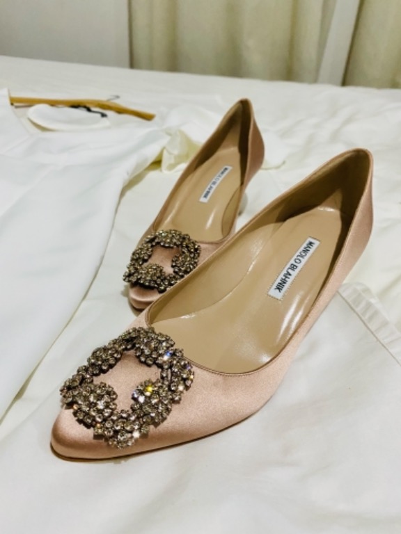 SALE Authentic Manolo Blahnik Hangisi 50 Powder Nude Luxury