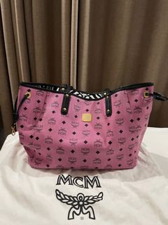 (Category: ) located in . Submitted by closet83 (Listing ID 1128559545, Image 1). Description: .
