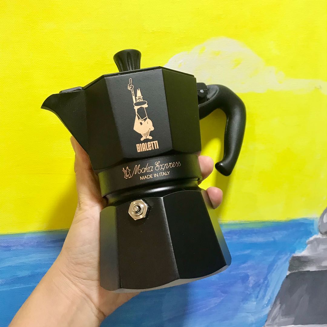 Bialetti Moka pot 3 Cups (new), TV & Home Appliances, Kitchen