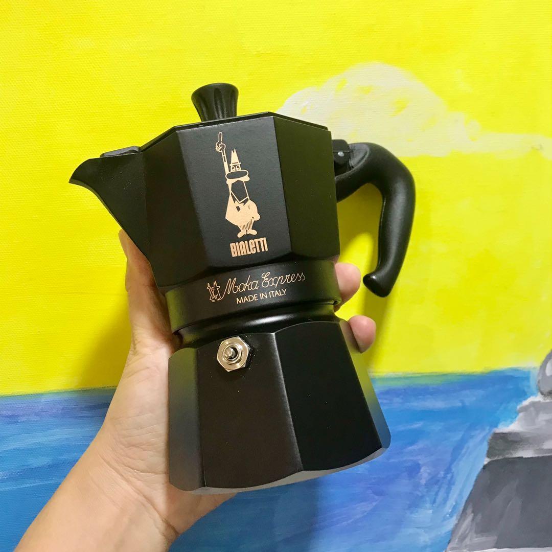 Bialetti Moka pot 3 Cups (new), TV & Home Appliances, Kitchen