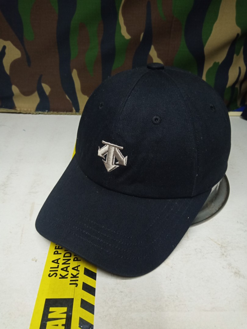 Cap descente, Men's Fashion, Watches 