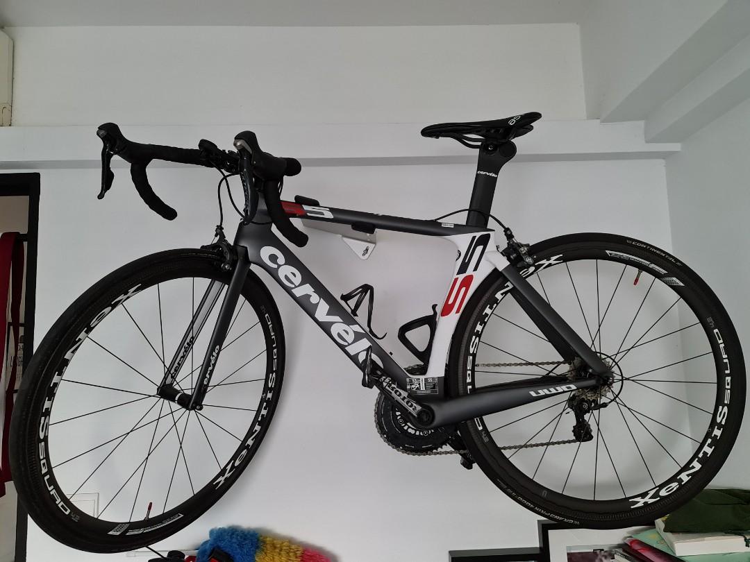 Cervelo S5 with Xentis Squad Carbon Wheels
