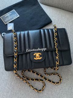 (Category: ) located in . Submitted by livetoshopp (Listing ID 1124012535, Image 1). Description: .