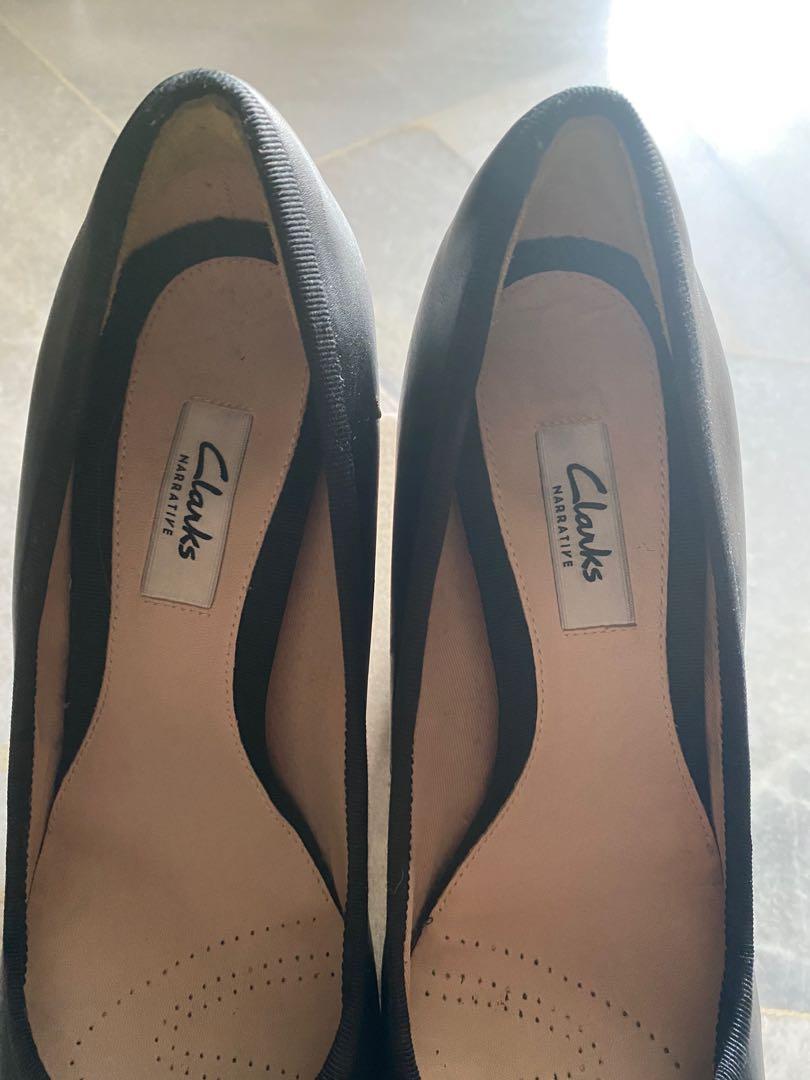 Clarks outlet narrative pumps