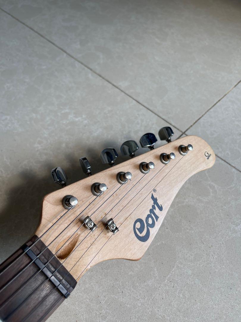 CORT electric guitar junior size, Hobbies & Toys, Music & Media