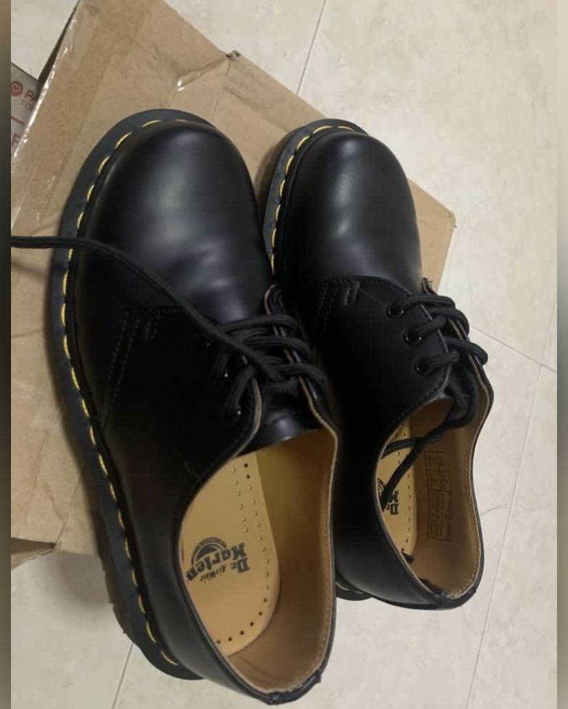 Martens 146 smooth black hot sale