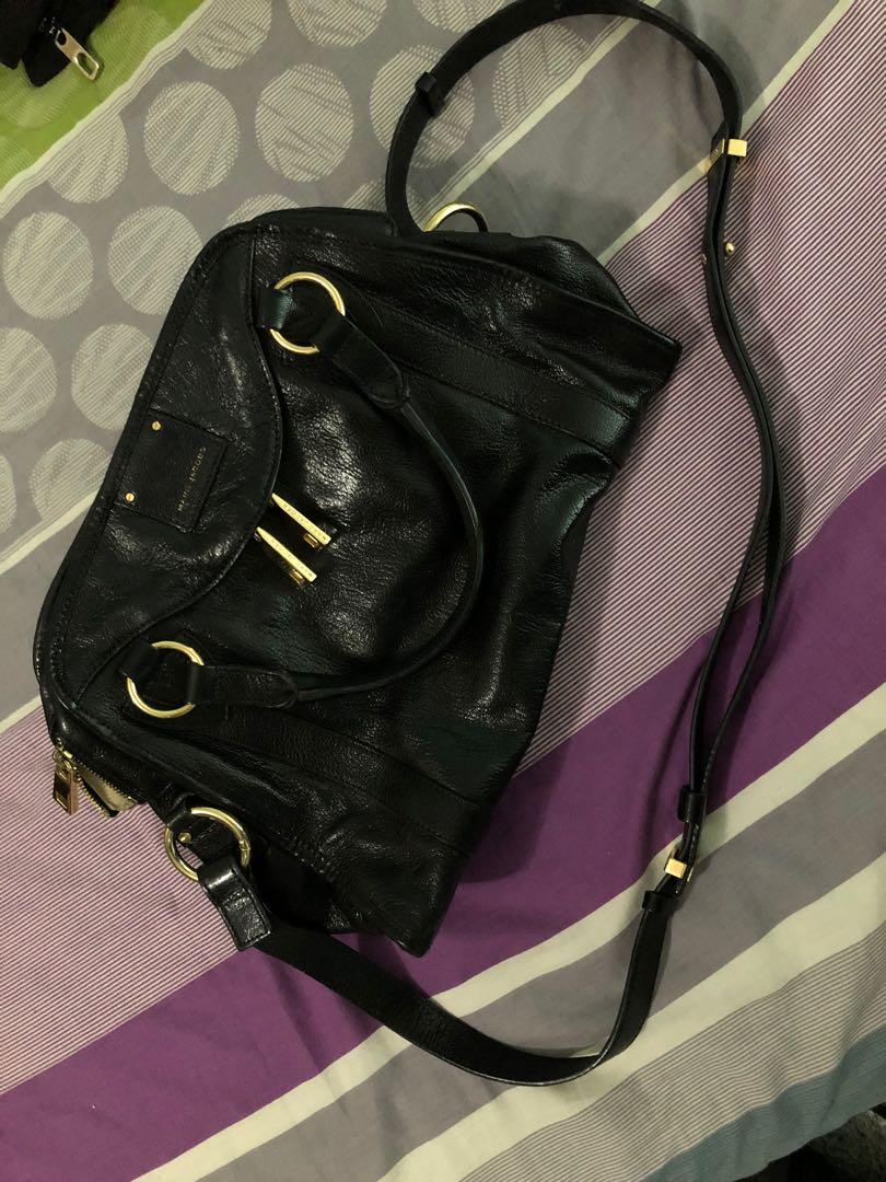 Marc Jacobs (Category: Shoulder Bags) located in Caloocan City. Submitted by patoting (Listing ID 1128575191, Image 1). Description: .