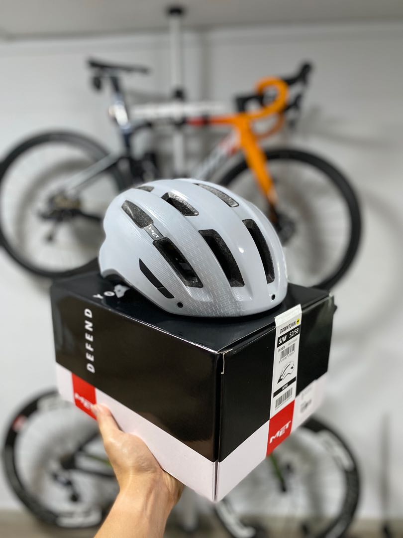 MET Downtown MIPS Helmet, Sports 