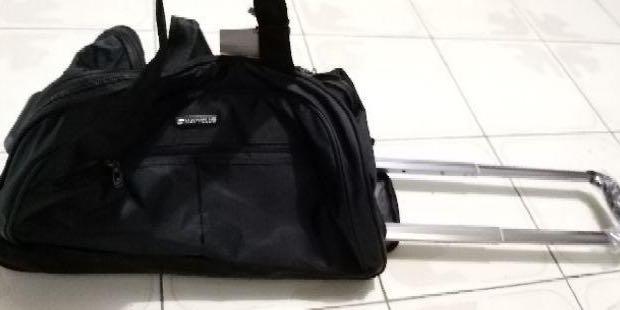 Navy club travel bag trolley