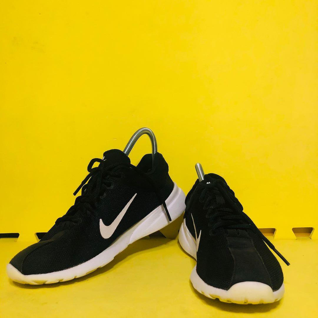Nike superflyte deals ladies trainers review