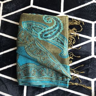 (Category: ) located in . Submitted by e.closet789 (Listing ID 1128621026, Image 1). Description: .
