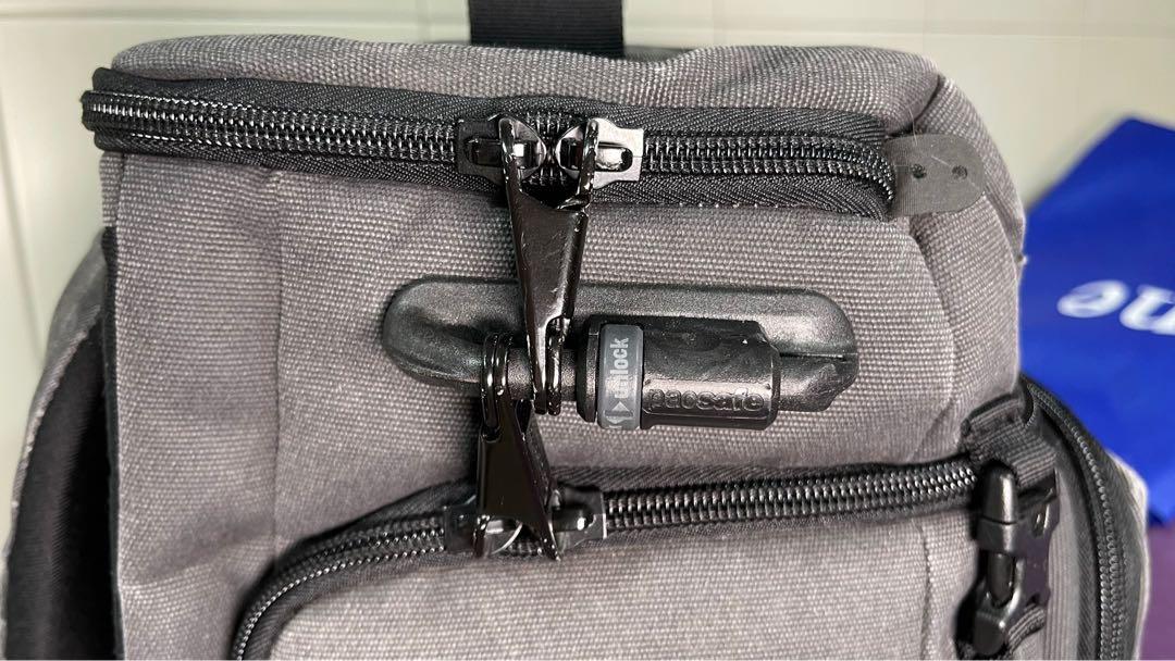 Pacsafe camsafe z25 top