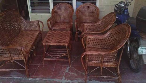 Rattan Solihiya SALA SET (Category: Sofas) located in Paranaque City. Submitted by FLess.ph (Listing ID 1128318425, Image 2). Description: Set includes 1 long chair 4 armchairs 1 center table Made by our weavers in cagayan It can be brown varnish, maple or natural varnish: original price 16800!! On sale until end of december for php 14800 only!!.