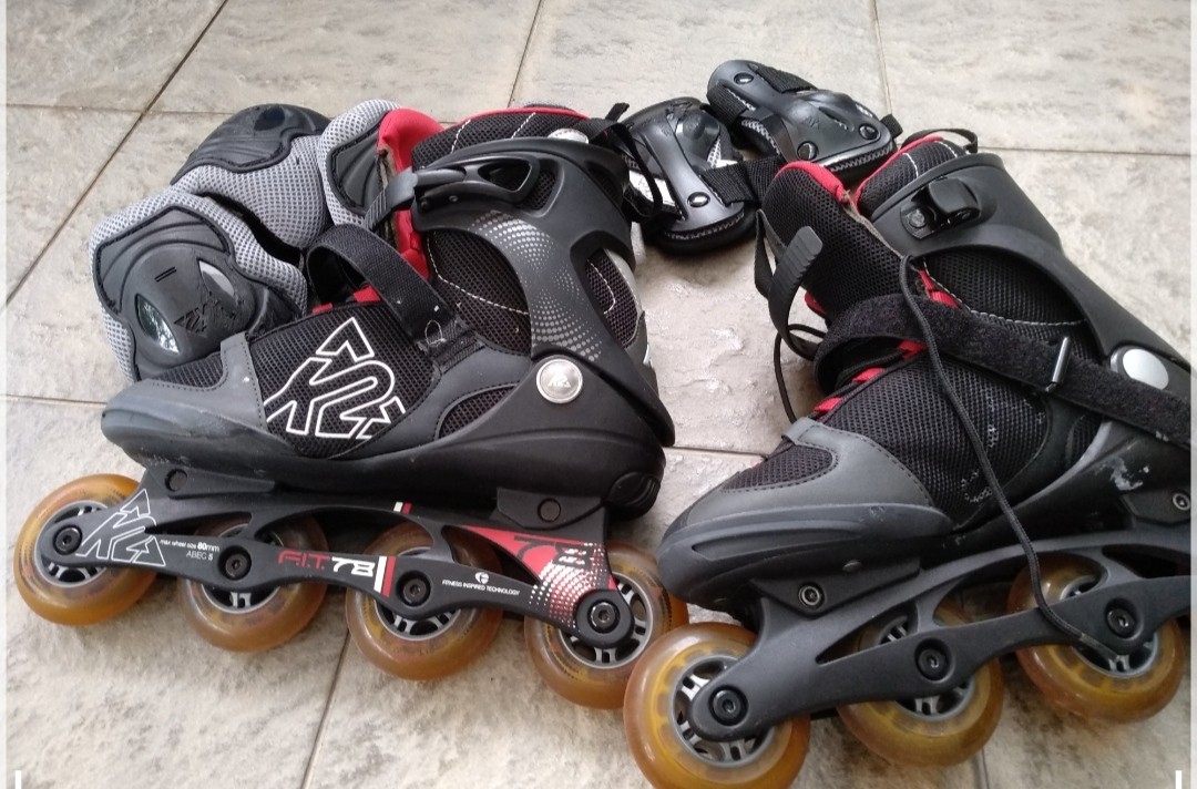 rollerblading gloves and gear, Sports Equipment, Sports & Games, Skates