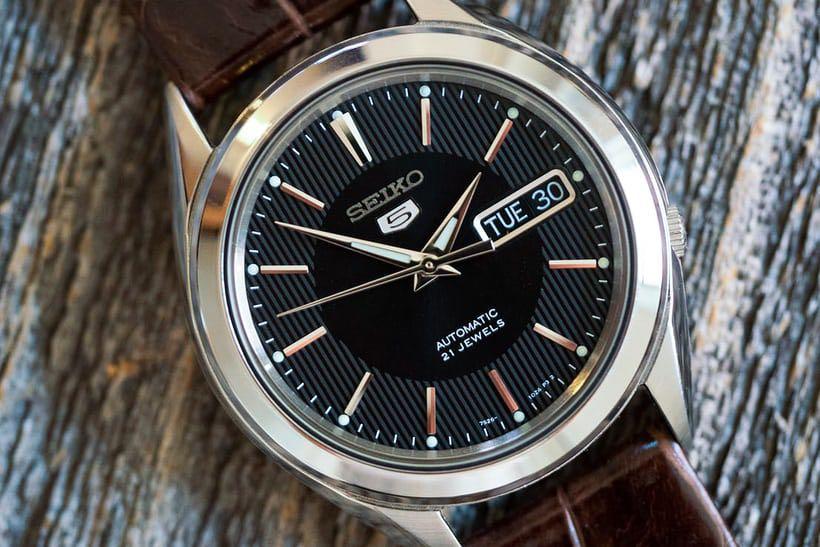 Sprog Tryk ned Etablering Seiko 5 SNKL23, Luxury, Watches on Carousell