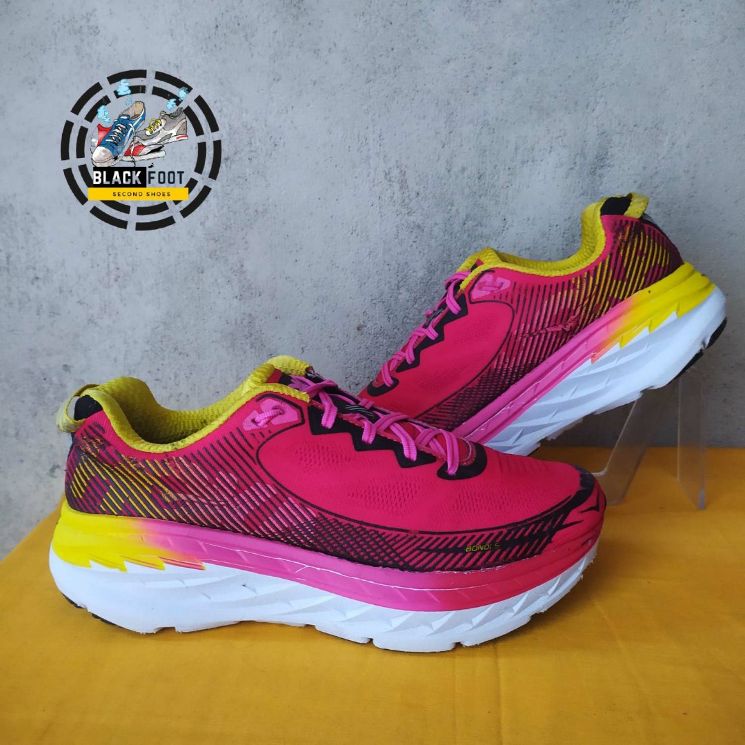 hoka running trail