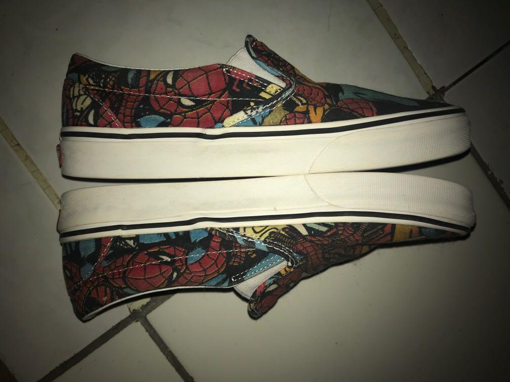 Sepatu Vans slip on marvel spiderman no Box NETT Fesyen Pria