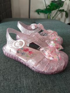 (Category: ) located in . Submitted by avalilypreloved (Listing ID 1128526789, Image 1). Description: .