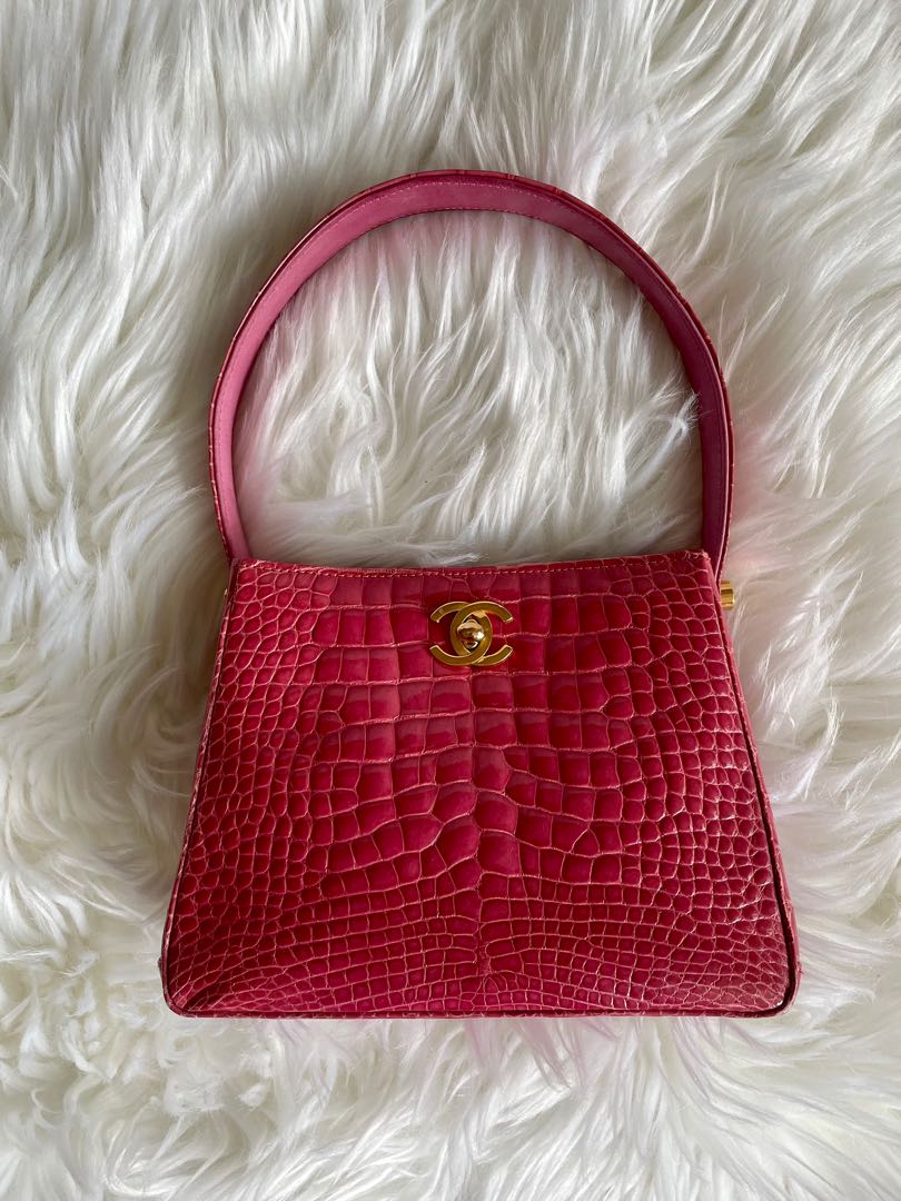 Lot - A Chanel Small Classic Flap shoulder bag, red crocodile