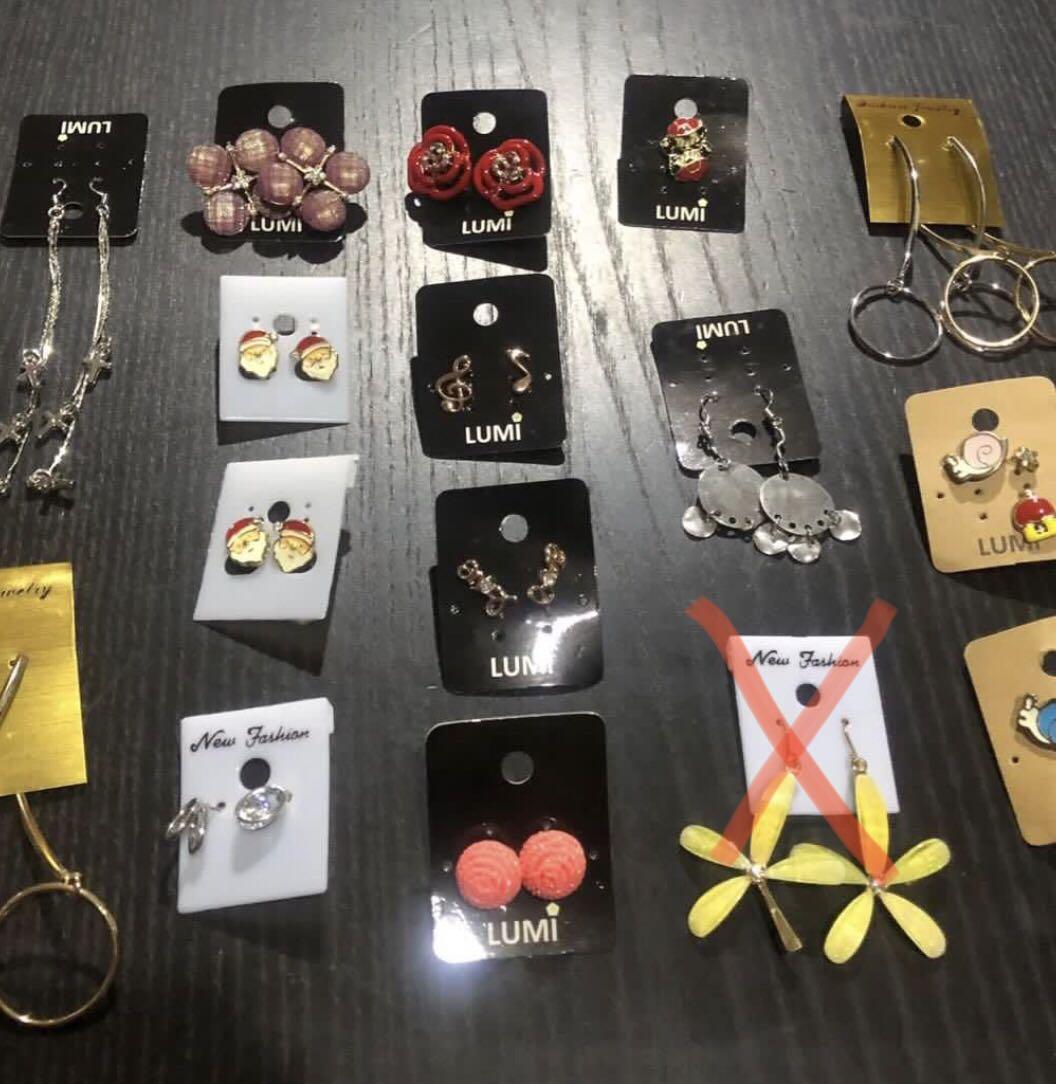 Assorted Earrings (Category: Earrings) located in Singapore. Submitted by fish_bones (Listing ID 1120172829, Image 1). Description: 1 pc - 50 cents 3 pc - $1 All brand new! Will include free extra stuffs as well (:.