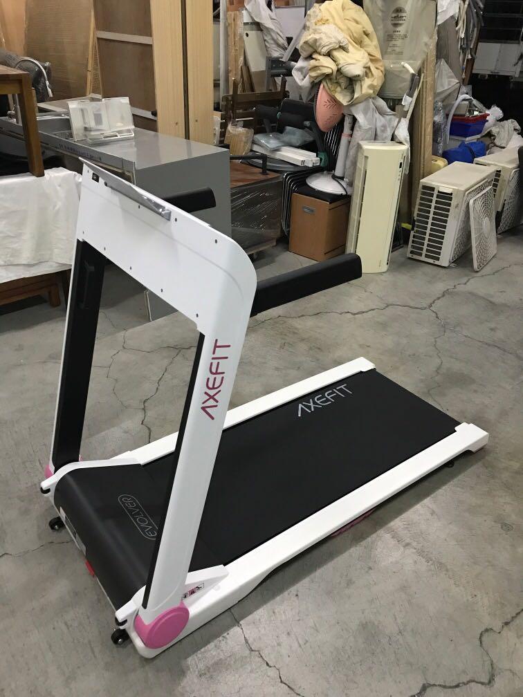 Axefit 進化者2電動跑步機 櫻花女神粉 運動休閒 健身器材在旋轉拍賣