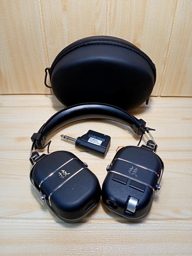 Boss Waza Air Wireless Headphone Guitar Amplifier with Wireless Transmitter 5 Amp Types 50 Customizable Effects and Dynamic 3D Sound