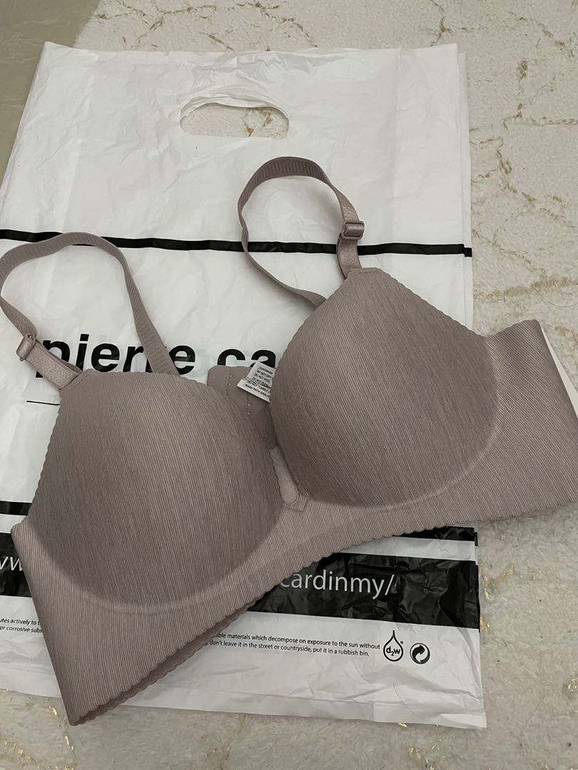 Pierre Cardin sports bra $30 for 2pc, Women's Fashion, New Undergarments &  Loungewear on Carousell