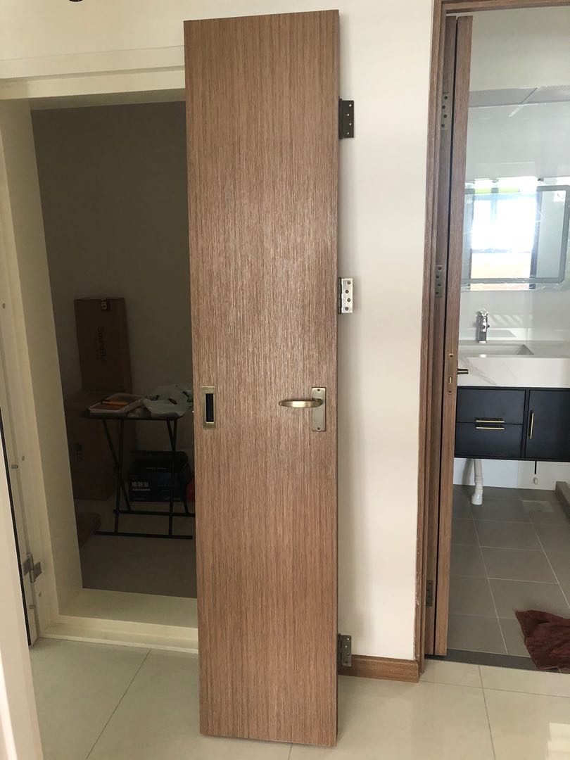 BTO toilet door (Tampines), Furniture & Home Living, Bathroom & Kitchen