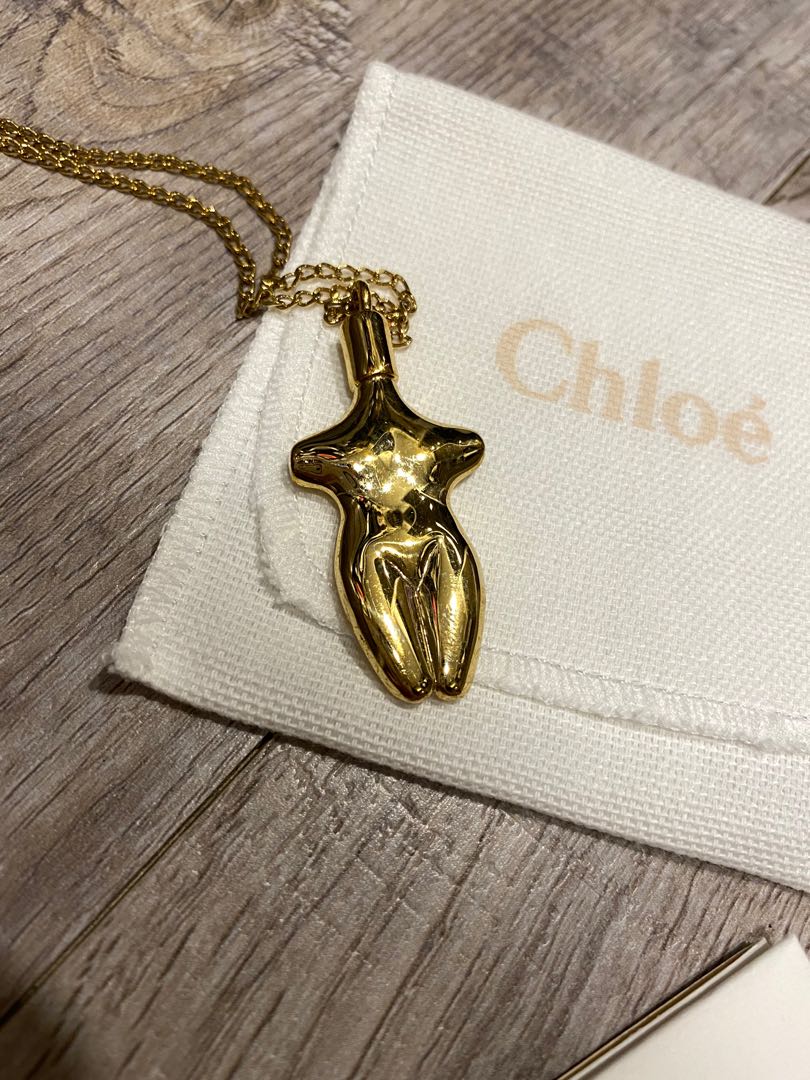 Chloe femininities necklace store
