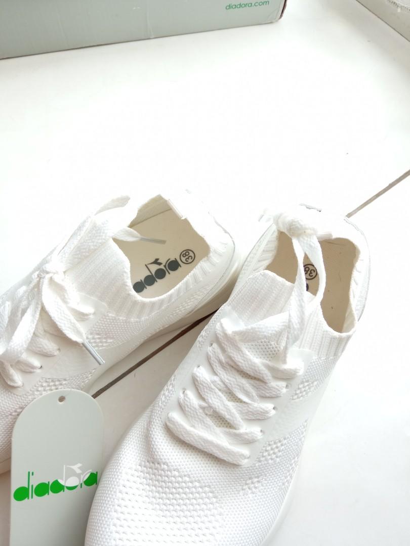 Diadora remigio running shoes white