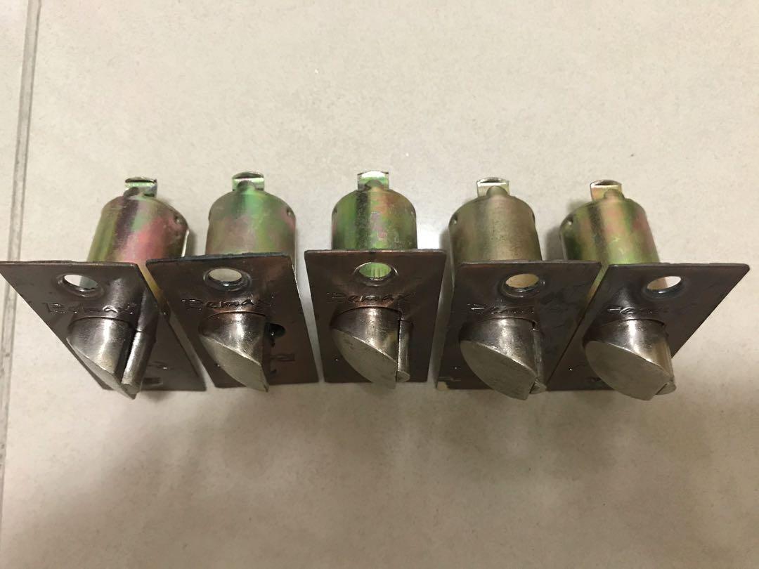 Door lock tongue latch basket, Everything Else, Others on Carousell