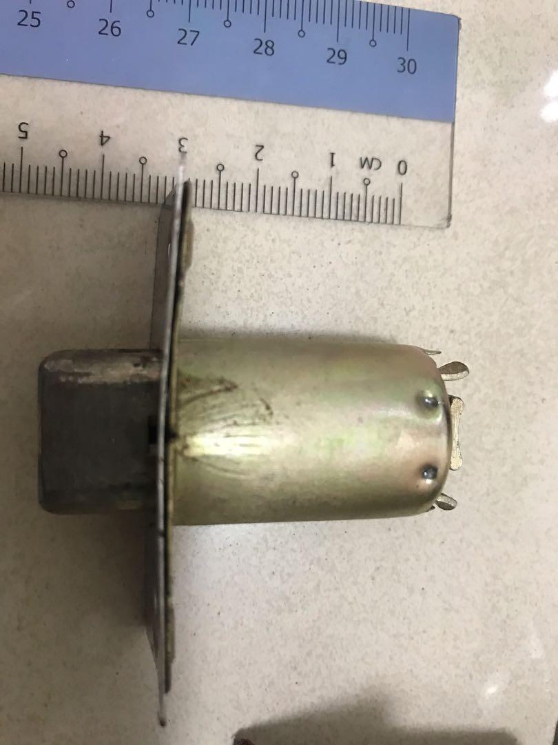 Door lock tongue latch basket, Everything Else, Others on Carousell