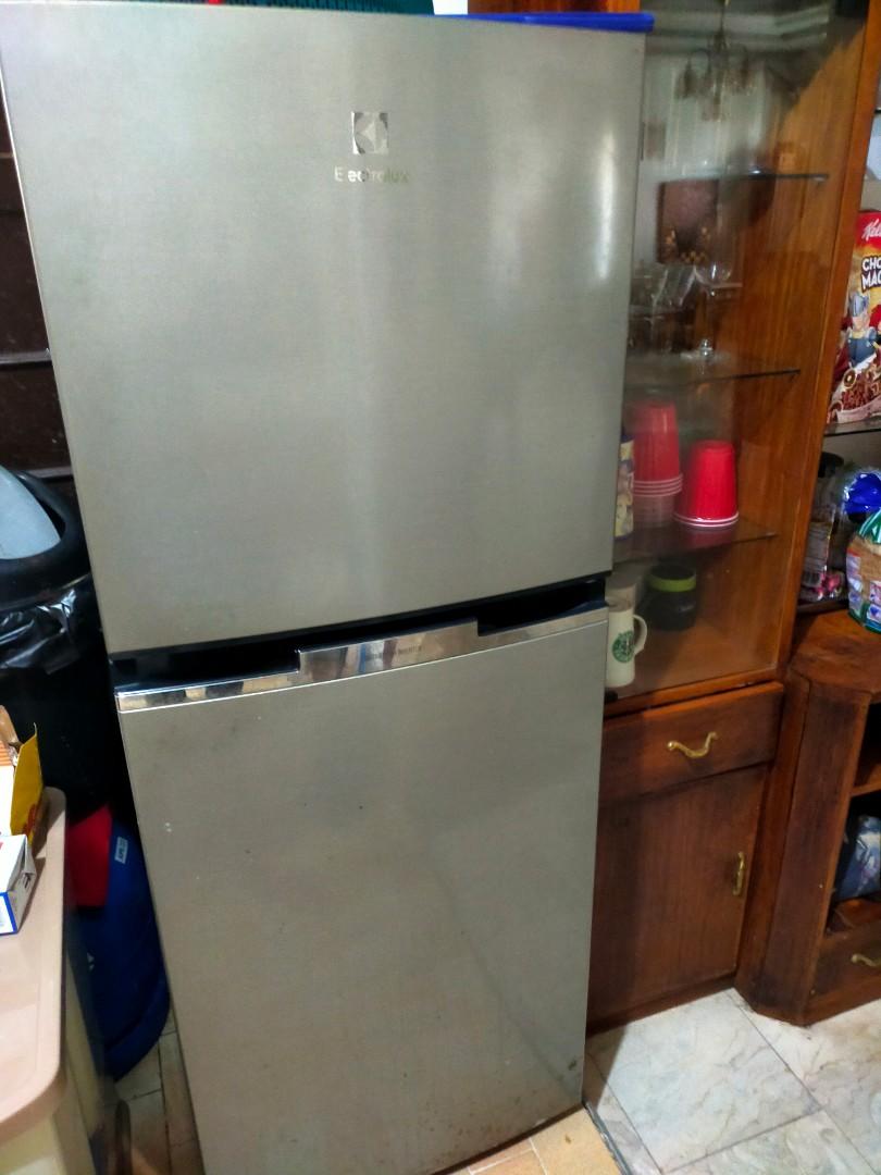 Electrolux inverter refrigerator (Category: Refrigerators and Freezers) located in Las Pinas. Submitted by espalayan (Listing ID 1123472775, Image 2). Description: Electrolux Inverter Type Refrigerator bought 2018.