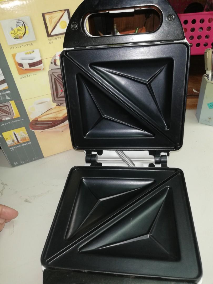 Eupa sandwich toaster (Category: Bakeware) located in Paranaque City. Submitted by 4thestate.surplusan (Listing ID 1123325734, Image 3). Description: sandwich toaster, model sk 225 110 volts, 345 watts loc fourth estate paranaque.