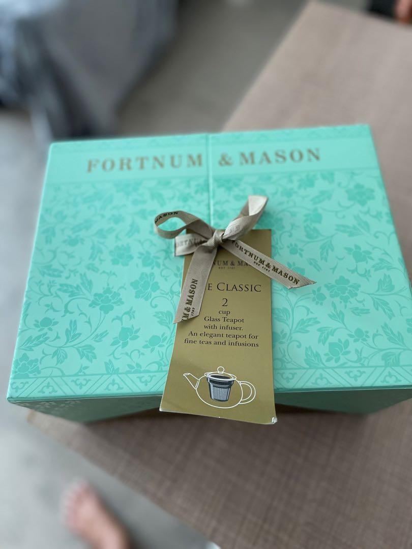 Fortnum and Mason Glass Teapot, 傢俬＆家居, 廚具和餐具, 茶具配件 Carousell