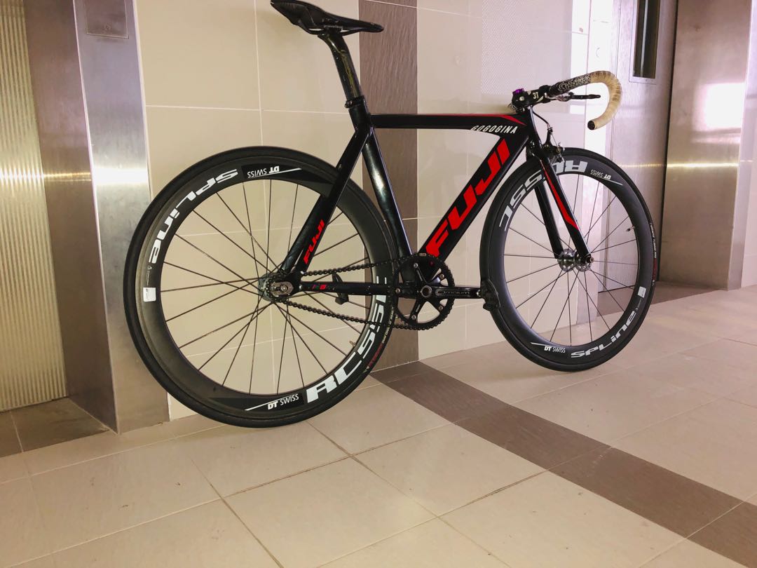 Fuji track pro full bike Sports Equipment Bicycles Parts
