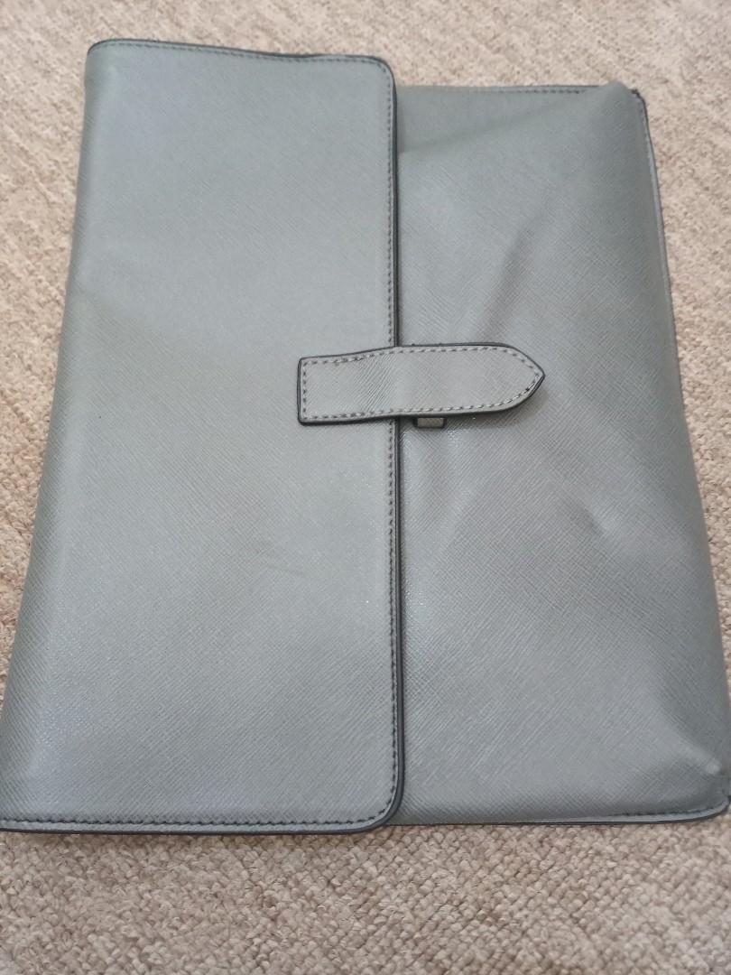 Grey Coach On The Label, Fesyen Wanita, Tas & Dompet di Carousell