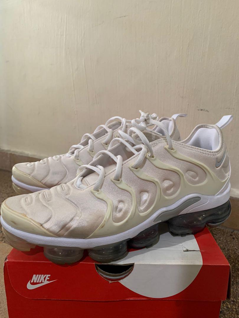 vapormax plus triple white