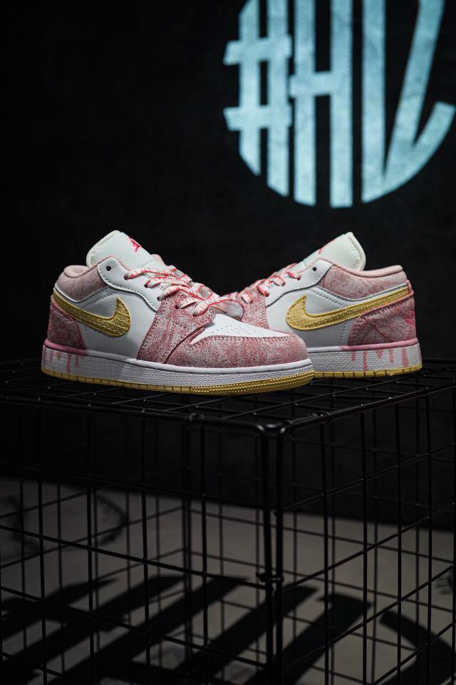 nike strawberry ice cream
