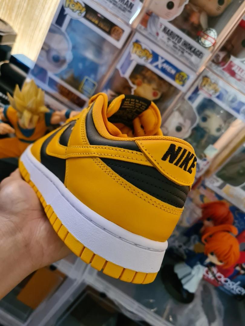 Nike dunks naruto sales