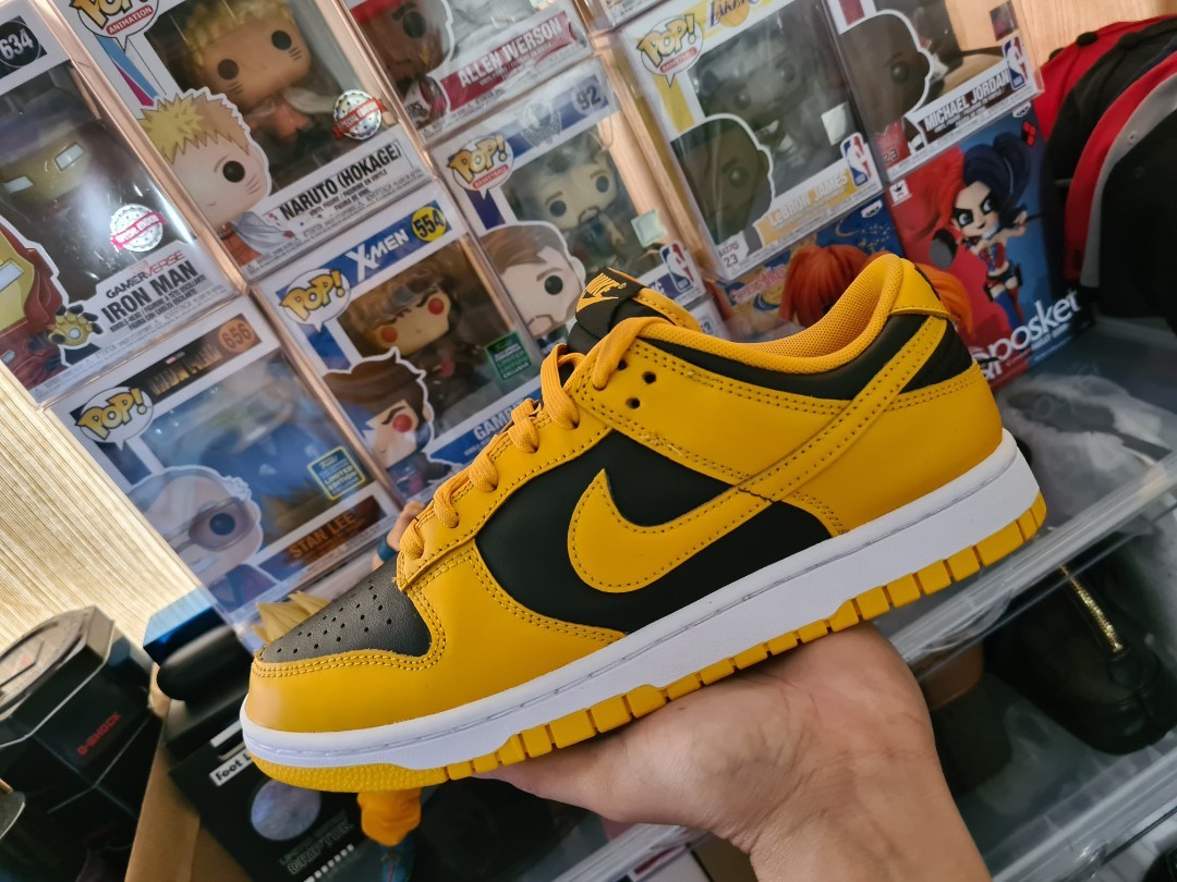 sb dunk goldenrod