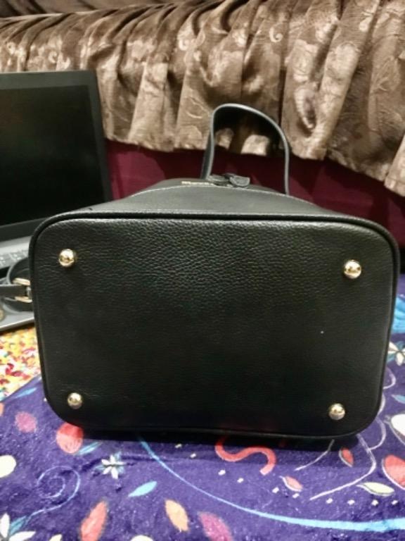 Prada Bucket (Category: Luxury Bags & Wallets) located in Manila. Submitted by mileehs-gbb (Listing ID 1123507496, Image 3). Description: Leather Material .