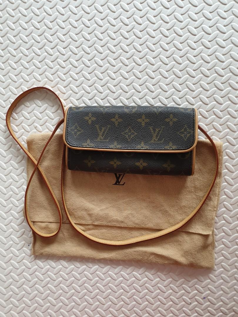 RARE 90's Louis Vuitton LV Classic Monogram Twin Pochette Sling Shoulder  Bag Clutch Vintage Authentic, Luxury, Bags & Wallets on Carousell