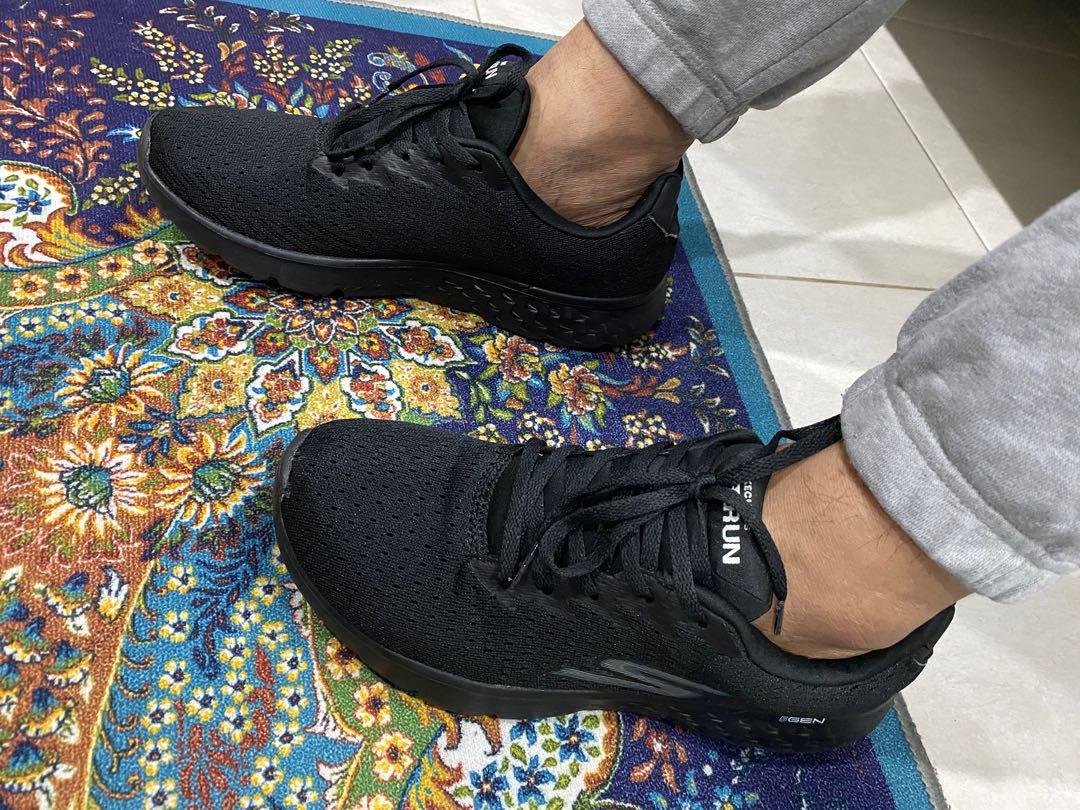 Skechers triple black on sale