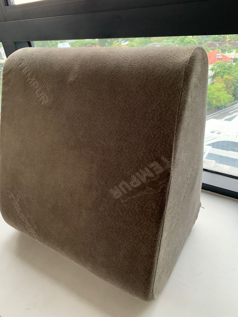 Tempur Bed Wedge, Furniture & Home Living, Bedding & Towels on Carousell