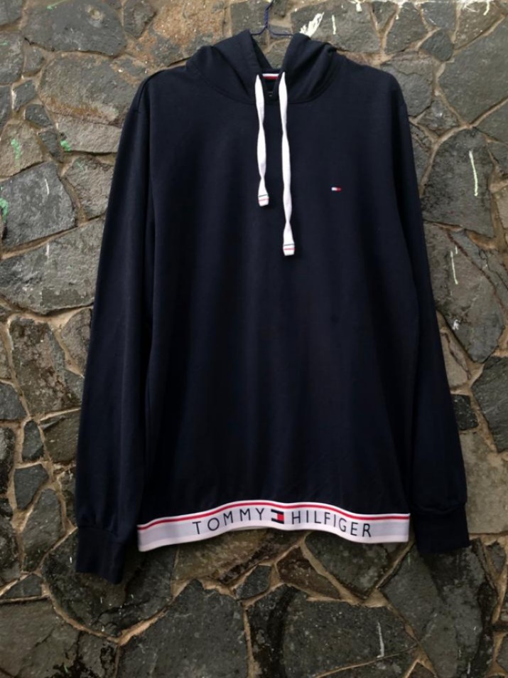 Tommy Hilfiger, Fesyen Pria, Pakaian , Baju Luaran Di Carousell