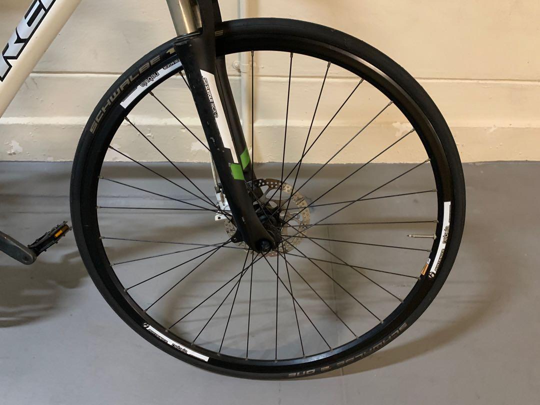 Trek 7700 Size 54.5cm Hybrid Bike 