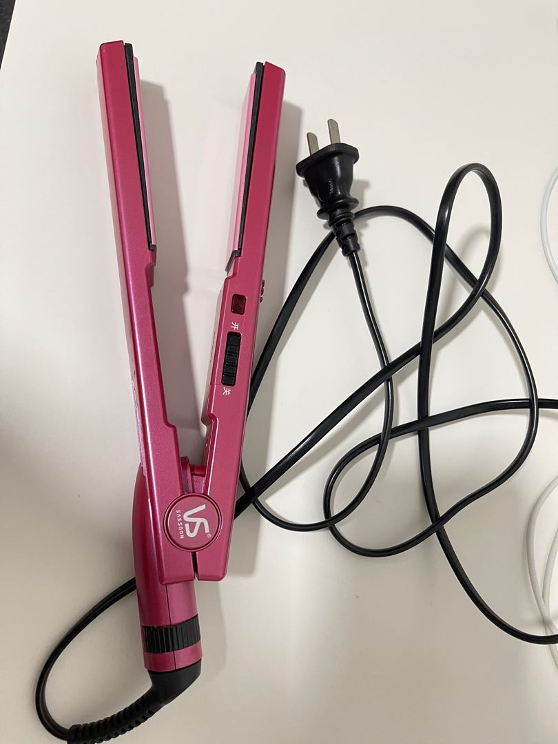 VS Sassoon Hair Straightener, Beauty & Personal Care, Hair on Carousell